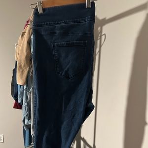 Women’s skinny jeans